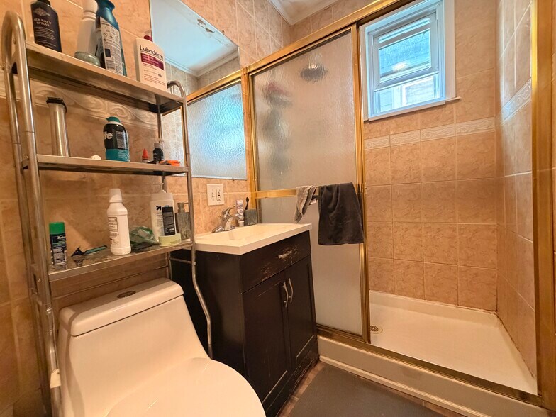 Building Photo - 18 Washburn St