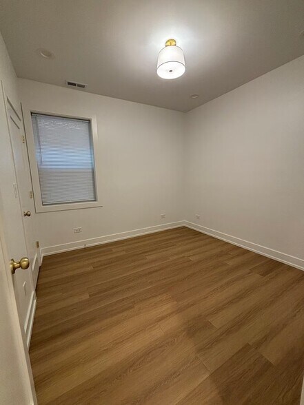 Building Photo - 6042 S Eberhart Ave