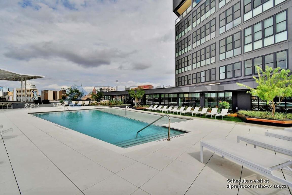 Building Photo - 800 Embassy Dr