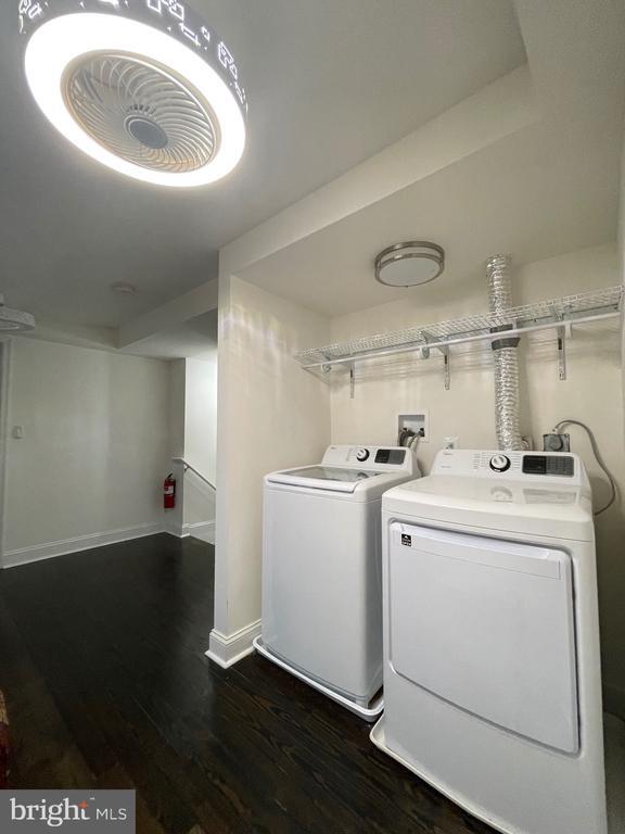 Building Photo - 420 Woodford St