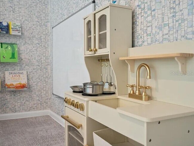 Building Photo - 7456 Stone Crk Trl