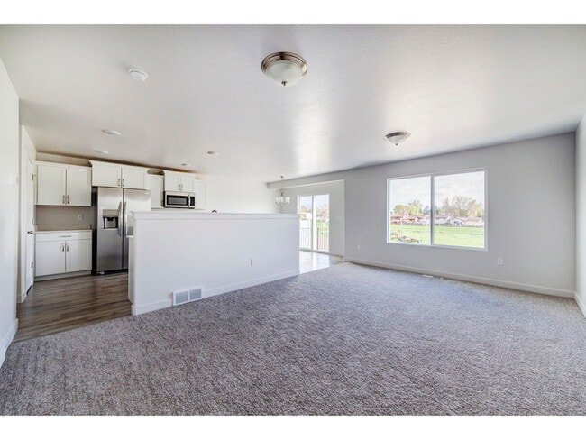 Building Photo - 539 W 1520 S