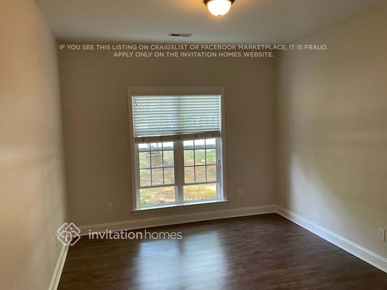 Building Photo - 136 Elizabeth Hearth Rd