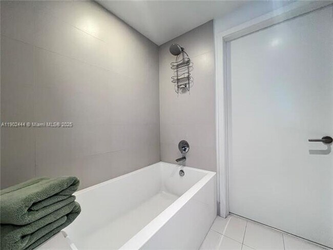 Building Photo - 501 NE 31st St