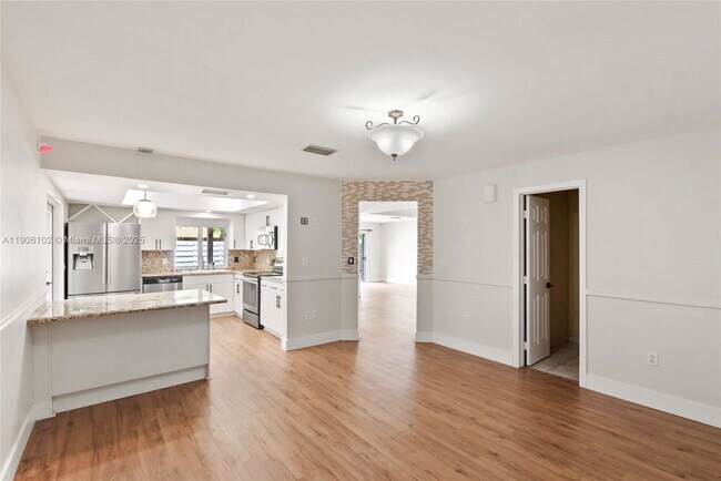 Building Photo - 15026 SW 141st Ct