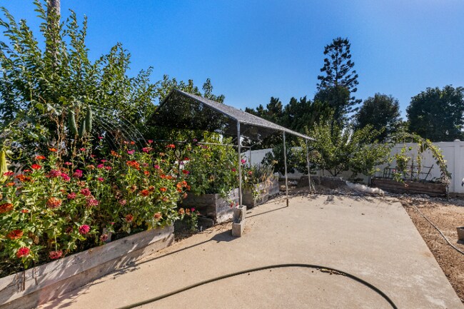 Building Photo - 1519 Tibidabo Dr