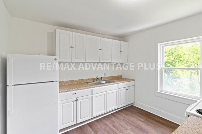 Building Photo - Apartment In Blackstone