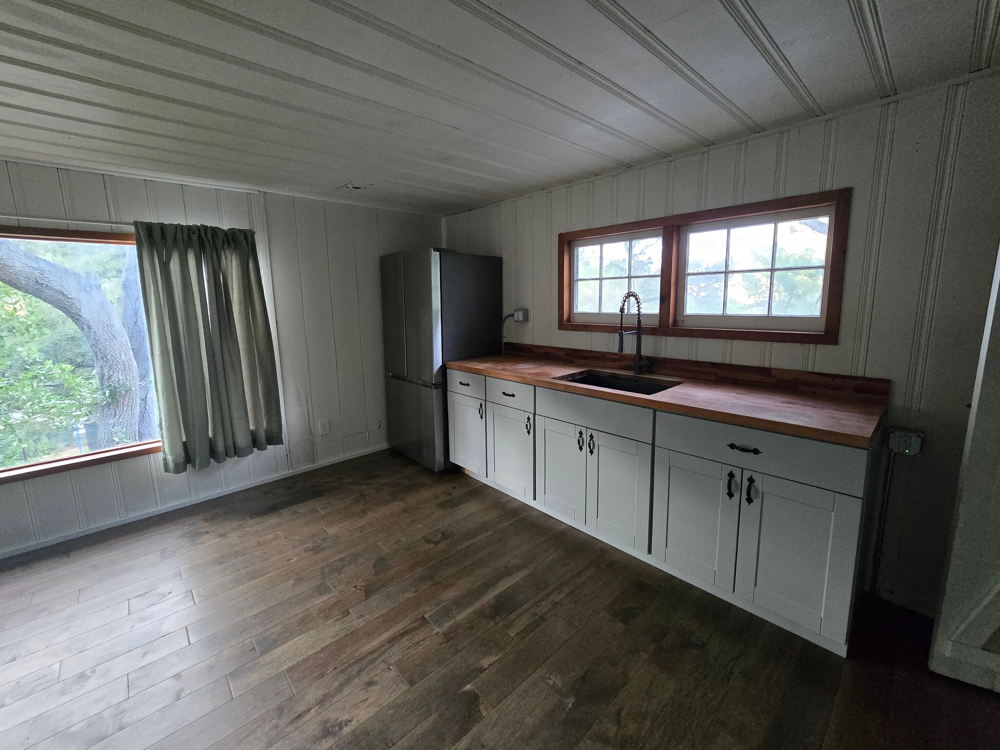 Building Photo - 9710 Mistletoe Rd