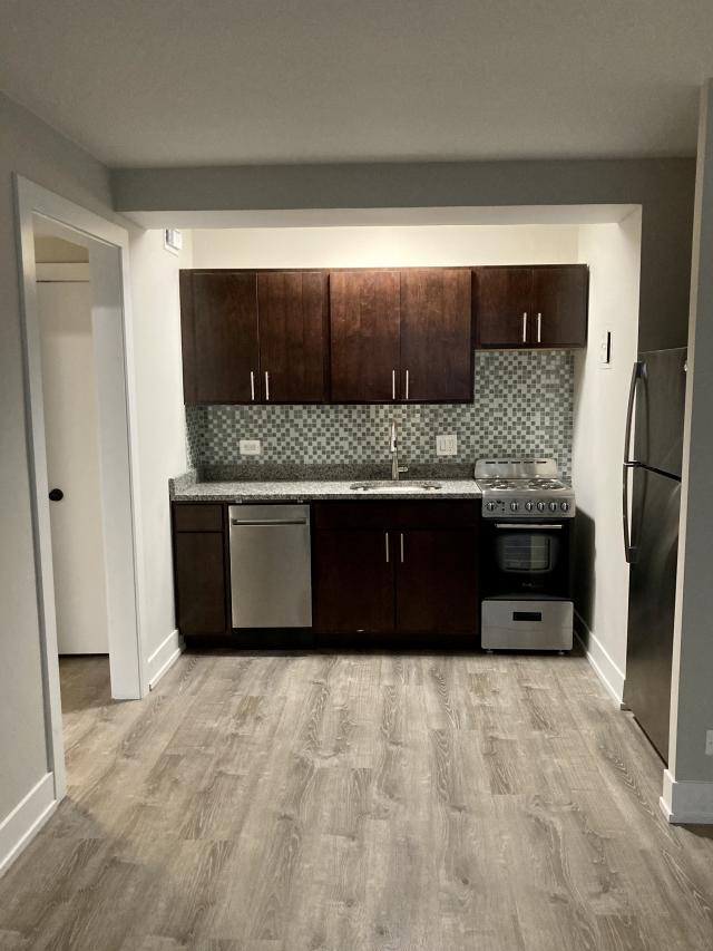 Building Photo - 1 bedroom in Chicago IL 60657