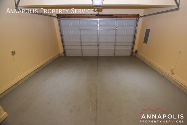 Building Photo - 110A Sabrina Ln