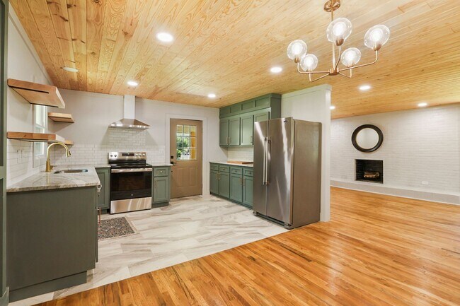 Building Photo - 614 Holland Ct SW