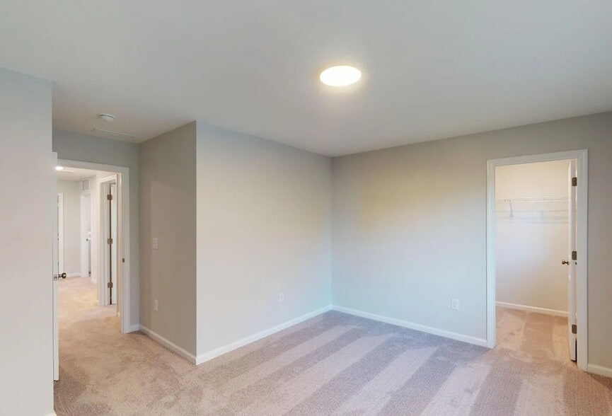 Building Photo - 130 Tawny Slope Ct