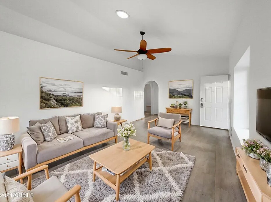 Building Photo - 1055 N Recker Rd