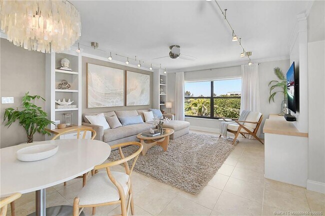 Building Photo - 1289 NE Ocean Blvd