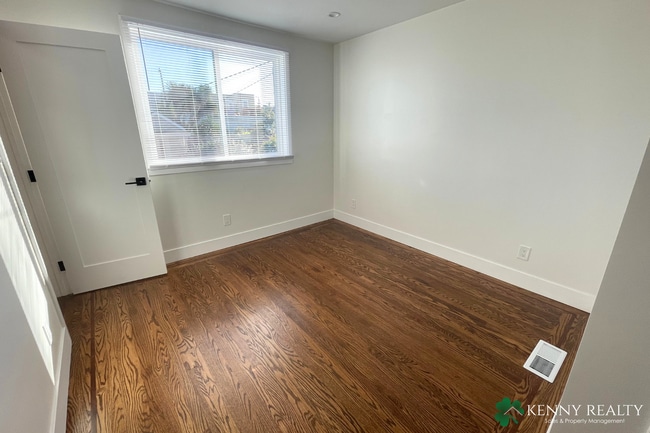 Building Photo - Beautifully Remodeled 4 Bedroom Home | Ing...