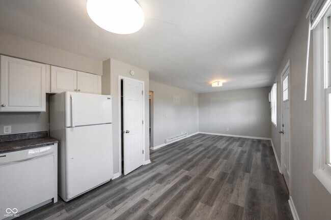 Building Photo - 140 Maple Park Dr