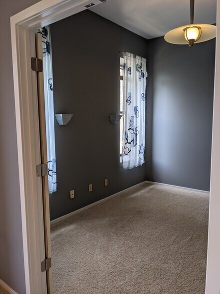 Second bedroom/ office - 4496 Maryland Ave