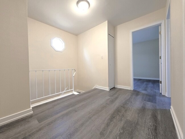 Building Photo - 4946 Somerton Dr