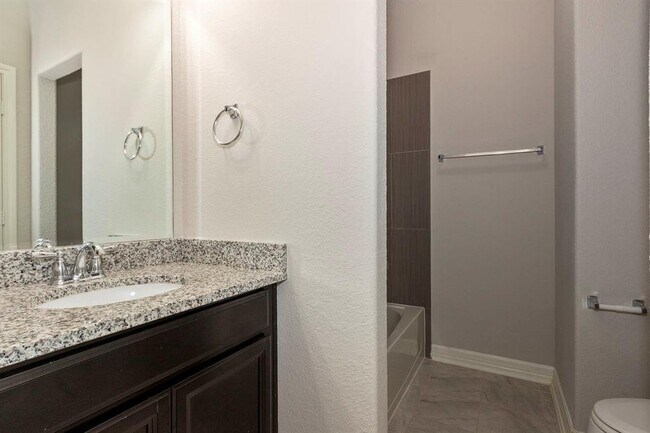 Building Photo - 9735 Stratton Ridge Dr