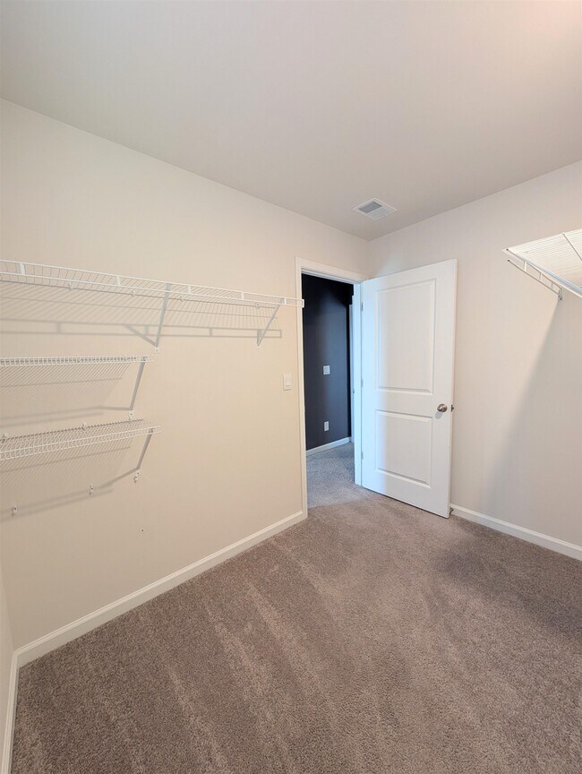 Building Photo - 851 Woodland Farms Cir