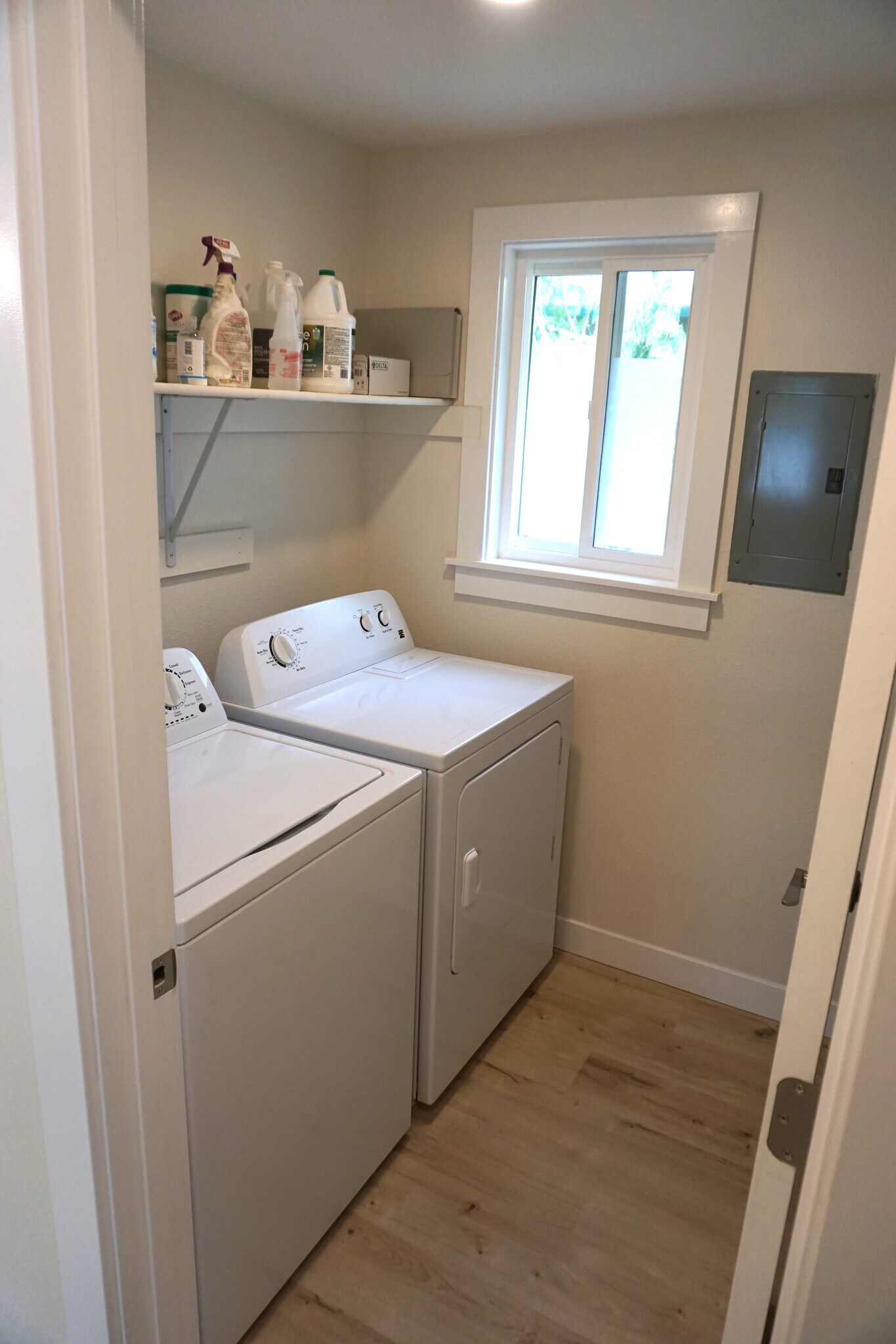 Laundry room - 7218 NE 16th Ave
