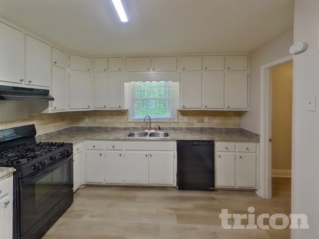 Building Photo - 148 Springvalley Cir