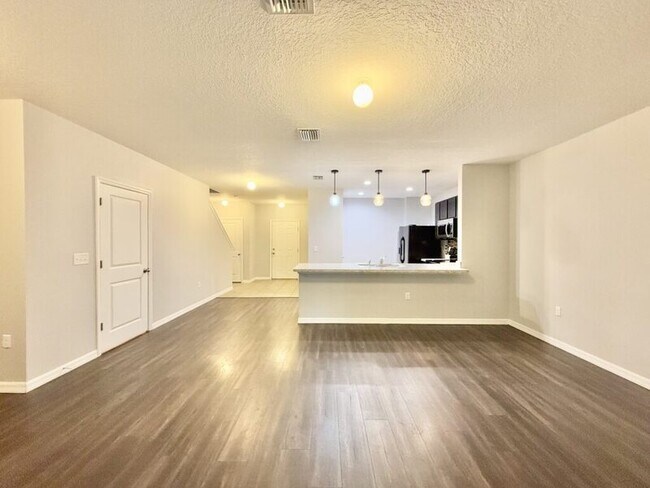 Building Photo - 9826 Hound Chase Dr