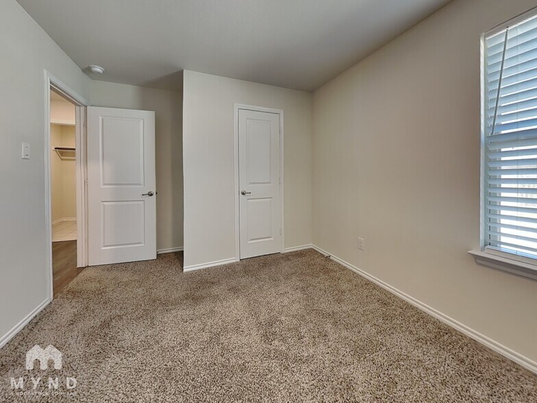 Building Photo - 3008 Aberdeen Dr