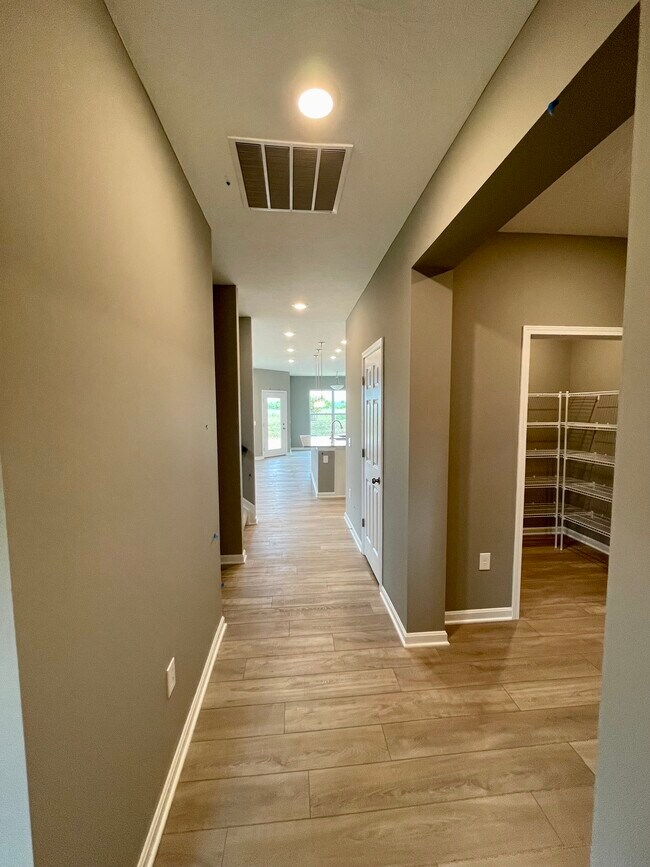 Building Photo - 5011 S Castle Ct