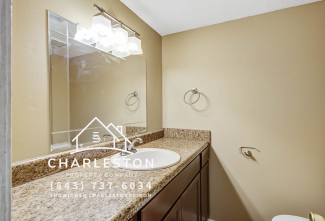 Building Photo - 2318 Applebee Way