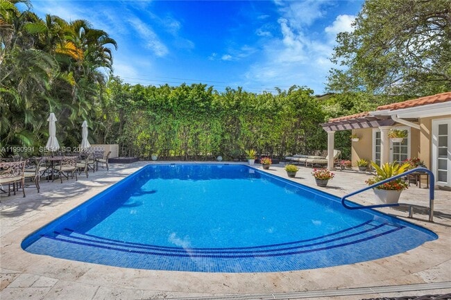 Building Photo - 6200 Granada Blvd