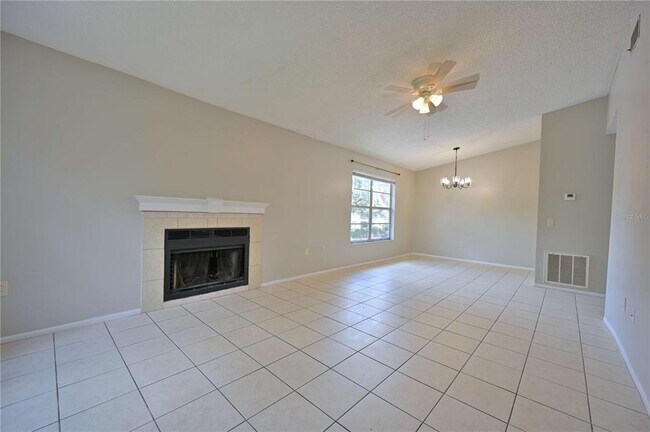 Building Photo - 14325 Hanging Moss Cir