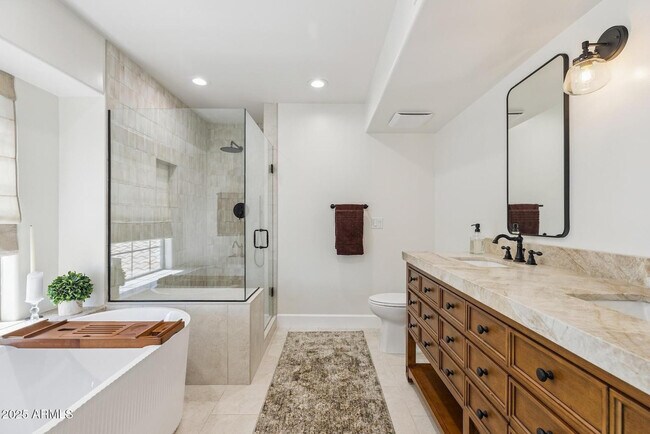 Building Photo - 5556 E Sandra Terrace