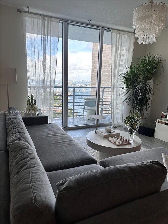 Building Photo - 325 S Biscayne Blvd