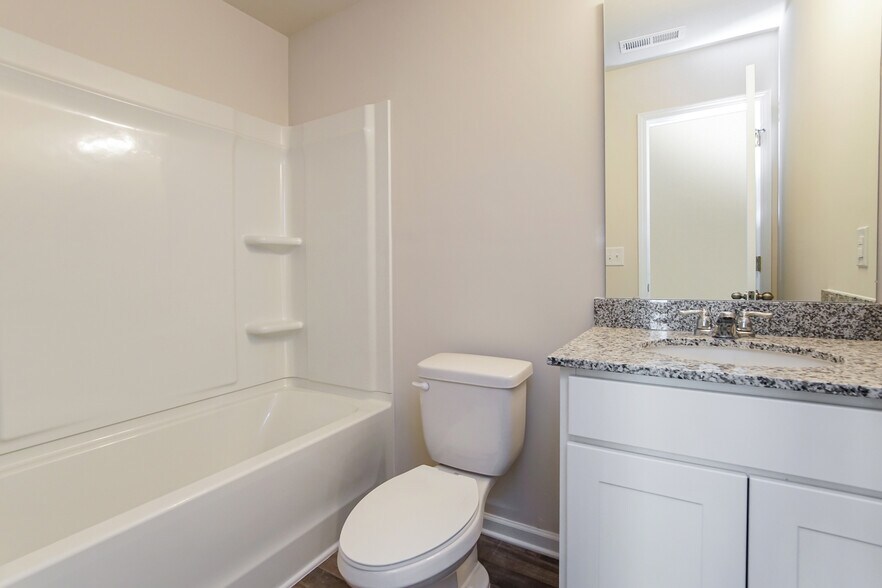 Building Photo - 2208 Cotton Dr