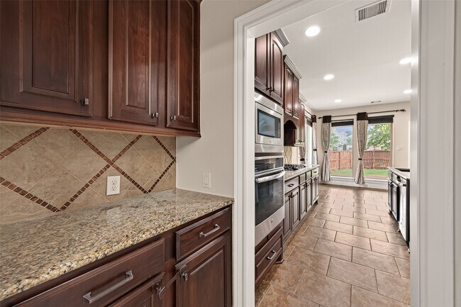 Building Photo - 16803 Tabasso Ct