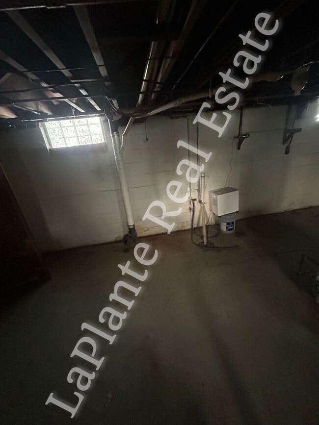 Building Photo - Cozy 2-Bed Home in Toledo