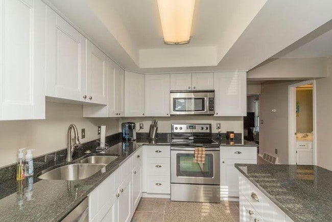 Building Photo - 5335 Tara Hill Dr