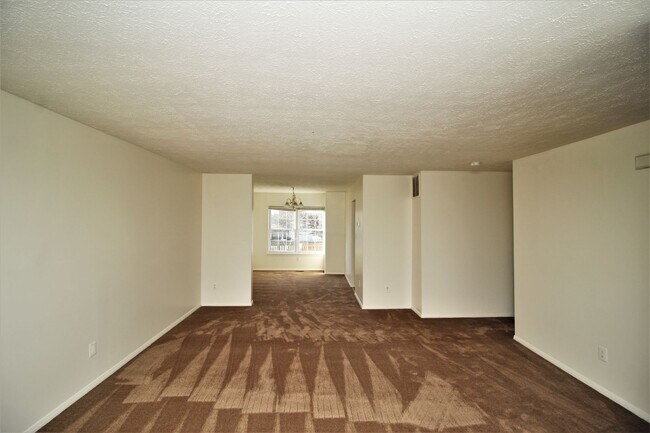 Building Photo - Very Nice Nottingham 3bd/2.5ba Townhouse w/ CAC & W/D--Available 8/14