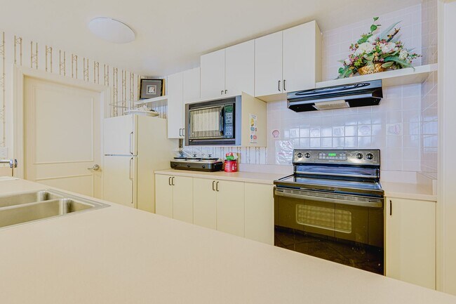Building Photo - FURNISHED 2 Bedroom Condo in Daytona Beach...