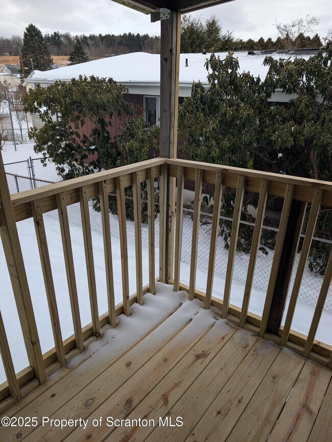 Building Photo - 833 George St