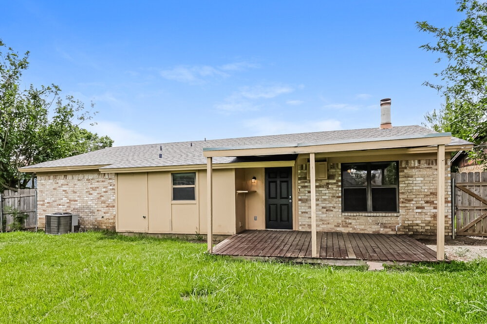 Building Photo - 933 Lemontree Dr