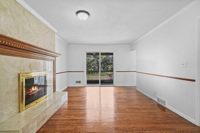 Building Photo - 300 Murray Hill Rd