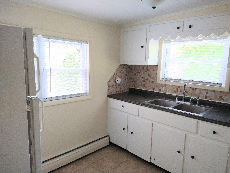 Building Photo - 261 S Riverside Rd