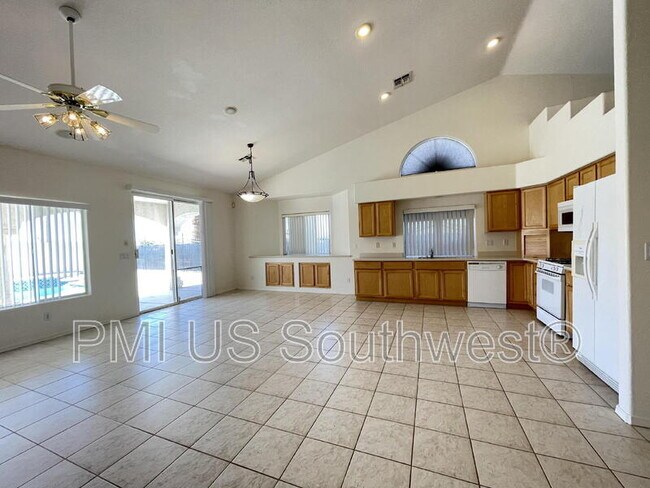 Building Photo - 3300 Ridge View Ave