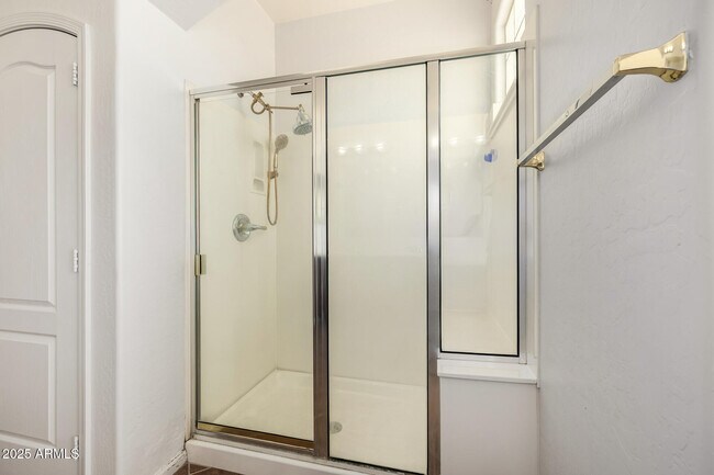 Building Photo - 3712 E Fruitvale Ave