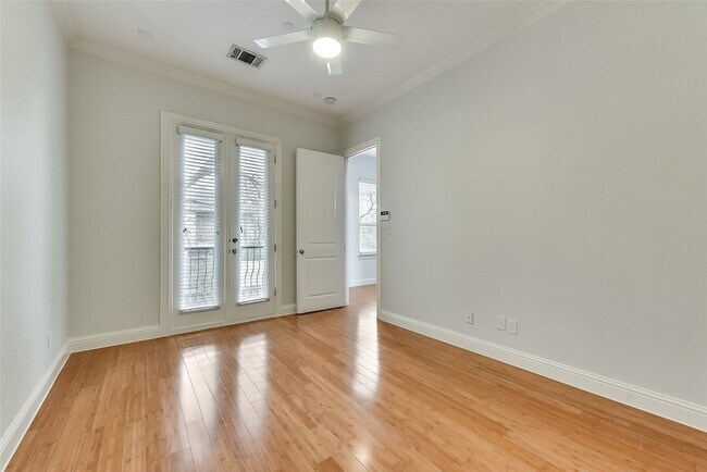 Building Photo - 2606 N Henderson Ave