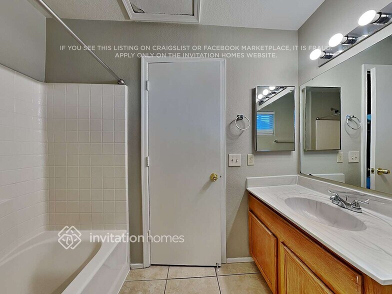 Building Photo - 4643 N 100th Ave