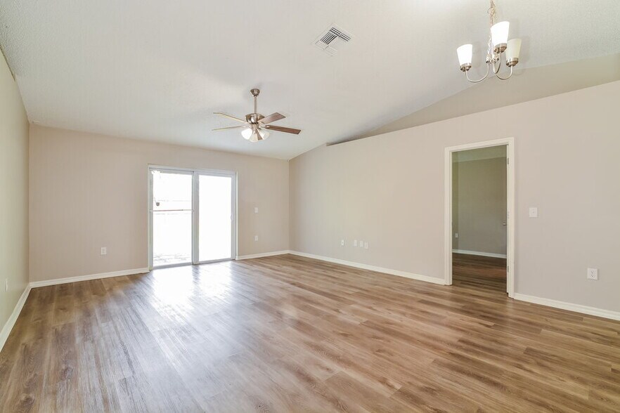 Building Photo - 4351 Pembridge Ave