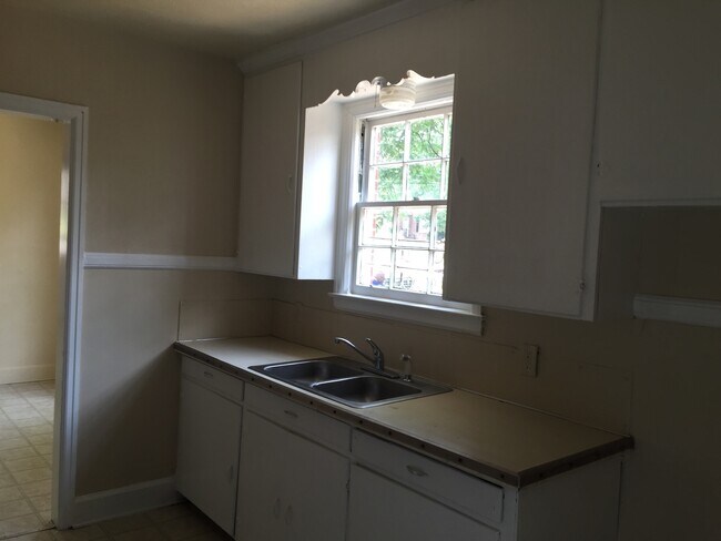 Building Photo - **AVAILABLE NOW**Midtown Columbus, GA 3 Be...